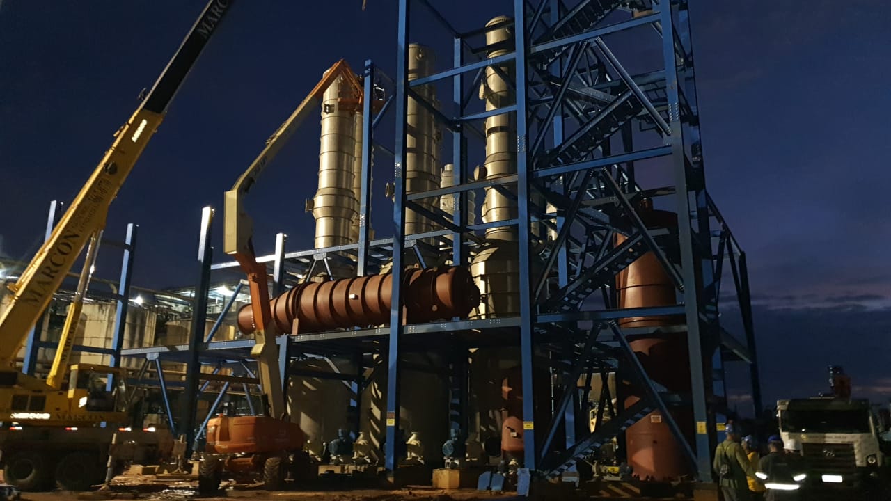 Montagem mecânica planta etanol de milho área destilação desidratação e evaporação projeto ICM - Usimat